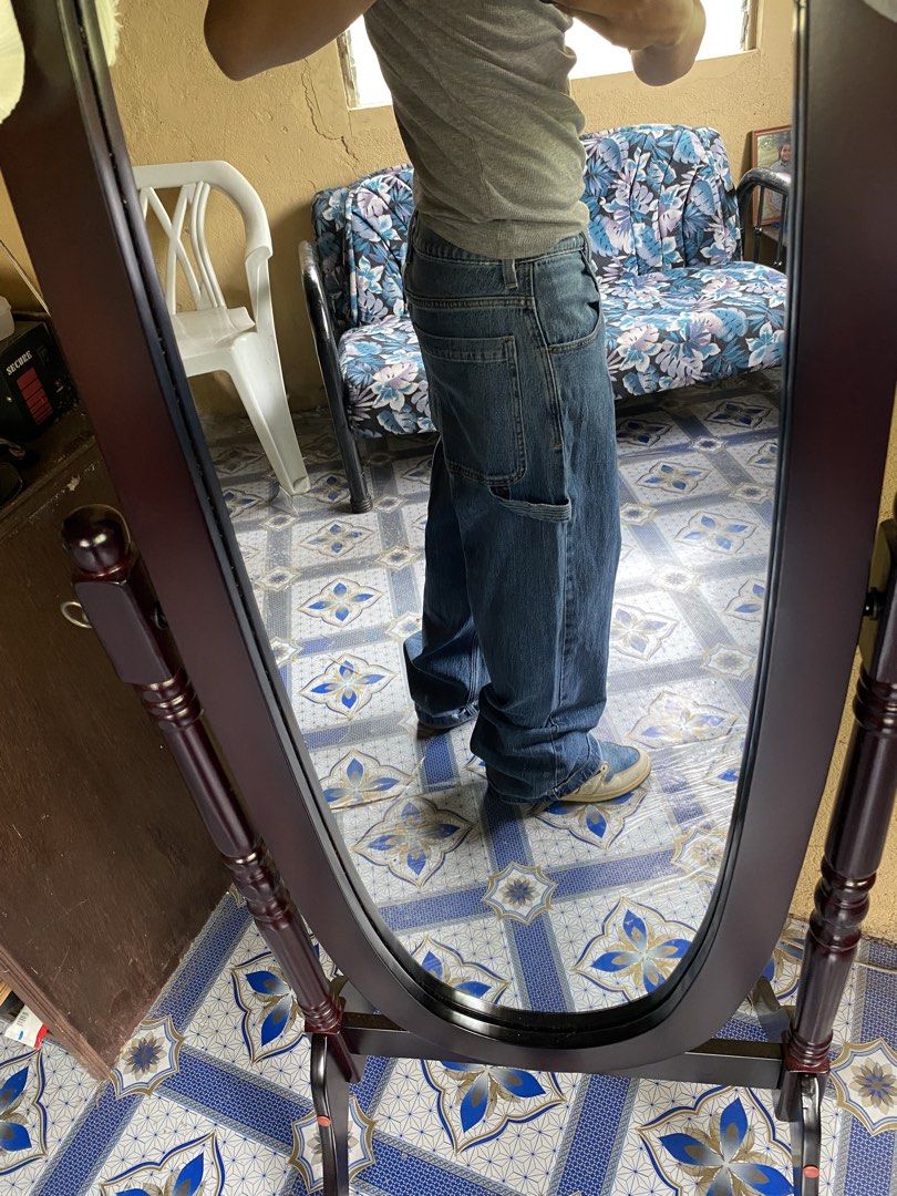 Carpenter Pants Big Pocket (Category: Jeans) located in Bacolod City. Submitted by thriftandtrip1989 (Listing ID 1463292116, Image 1). Description: Size 30 Super baggy.
