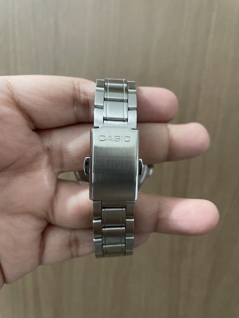 Casio Pepsi Bezel Diver Watch MDV-10 (Category: Men's Watches) located in Taguig. Submitted by wisefire_d1567e (Listing ID 1464854545, Image 2). Description: - Brand: Casio Quartz Watch - Bezel: Iconic red and blue Pepsi bezel - Dial: Black dial with date window at the 3 o'clock position - Case & Bracelet: Stainless steel case with matching steel bracelet and signed fold-over clasp - Water Resistance: Up to 50 meters - Case Back: Screw-down case 