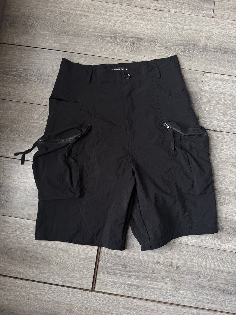 CATSSTAC Black Cargo Shorts Size M (Category: Shorts) located in Legazpi City. Submitted by thefelicitythriftwear (Listing ID 1464828487, Image 1). Description: CATSSAC Medium on tag Waistline size 32 on measuring tape Length 24 Rise 15 Leghole 12 Excellent Condition Color Rate 9.9/10 No Issue ₱780 Disclaimer: This Item of clothing is not affiliated with any of the brands posted or mentioned in this account. All copyright and trademarks are reser