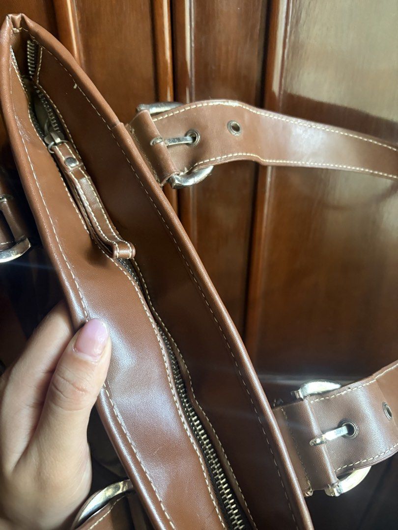 CCH Brown Vintage Tote Bag (Category: Luxury Bags & Wallets) located in San Joaquin. Submitted by ysblsrmn. (Listing ID 1464865753, Image 3). Description: Coach Pink Stardust Bag + FREE Coach Brown Tote Included CCH Pink Stardust for ₱699 (still negotiable) Dm for issue 📍Iloilo .
