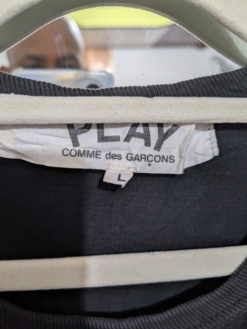 Cdg play (Category: Activewear) located in Labo. Submitted by ronelryan (Listing ID 1464888322, Image 2). Description: 20 x 28 Cr 8.5 Needs wash.