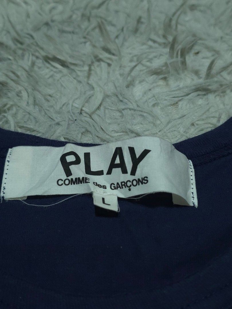 CDG PLAY (Category: Tshirts & Polo Shirts ) located in Abulug. Submitted by humanwhosellthings (Listing ID 1464896684, Image 3). Description: CDG PLÀŸ ✅️Size: Large on tag fit to Medium ✅️Dimes: 19.5W x 28L ✅Condition: Excellent ✅Issue: None,minimal hairline sa banda mata lang ✅Color Rate: 9.8/10.