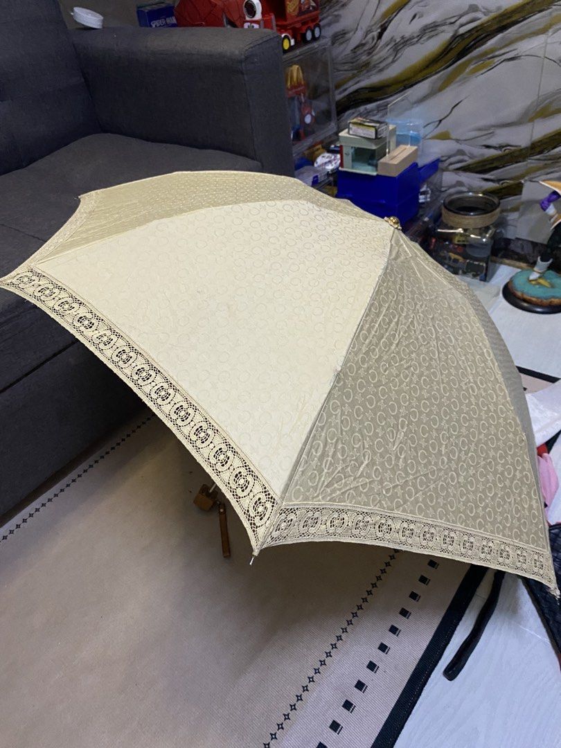 Celine umbrella authentic vintage (Category: Luxury Accessories) located in Caloocan City. Submitted by luxurymurayta888 (Listing ID 1464855761, Image 1). Description: foldable.