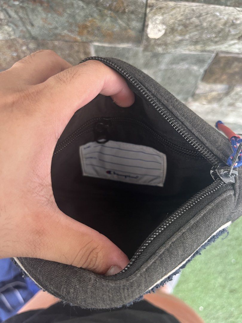 Champion Big Logo Belt Bag (Category: Belt bags, Clutches and Pouches) located in Cagayan de Oro. Submitted by curatedheirloomph_ (Listing ID 1464841778, Image 3). Description: Preloved, not thrifted.