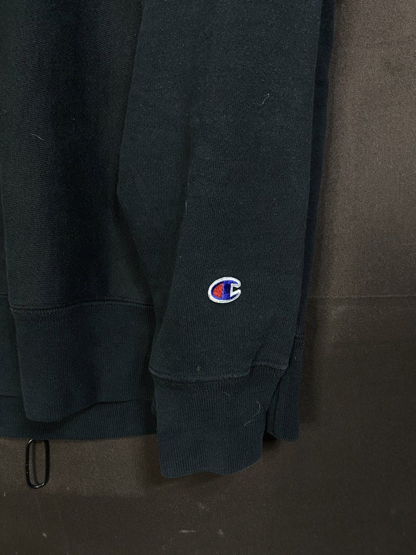 Champion Reverse Weave (Category: Hoodies) located in Bay. Submitted by paoloconic70568 (Listing ID 1464866952, Image 2). Description: (C)hampion Heavyweight Hoodie "Reverse Weave" Color Rate: 10/10 Color may vary due to lighting L on tag W-23 L-27.5 Issue: None ₱450 No deleting of comments. All items are thrifted manage your expectations. Good Thrift, Good Mood..