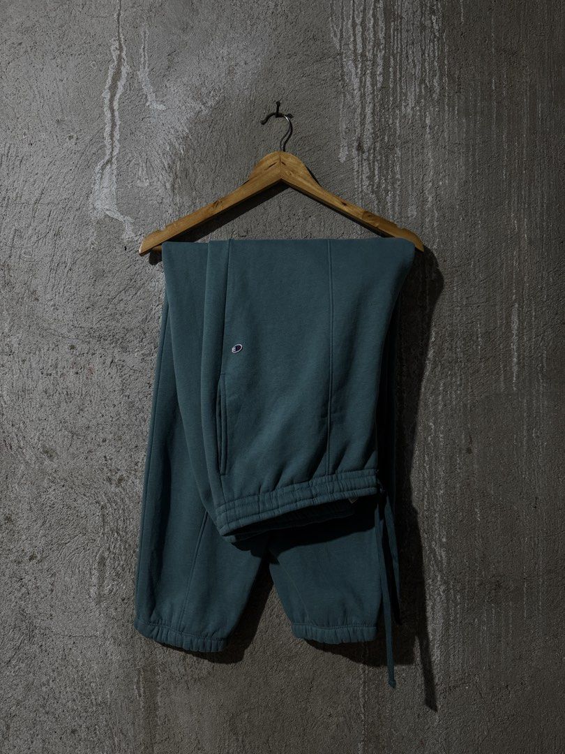 Champion Sweatpants Jogger (Category: Joggers) located in Pasay City. Submitted by niel304 (Listing ID 1464847673, Image 1). Description: Condition: 9.5/10 Waist: 37.5 (adjustable) Length: 41.5 Leg opening: 6 (cuffs) Size on tag: XLarge Issues: none.