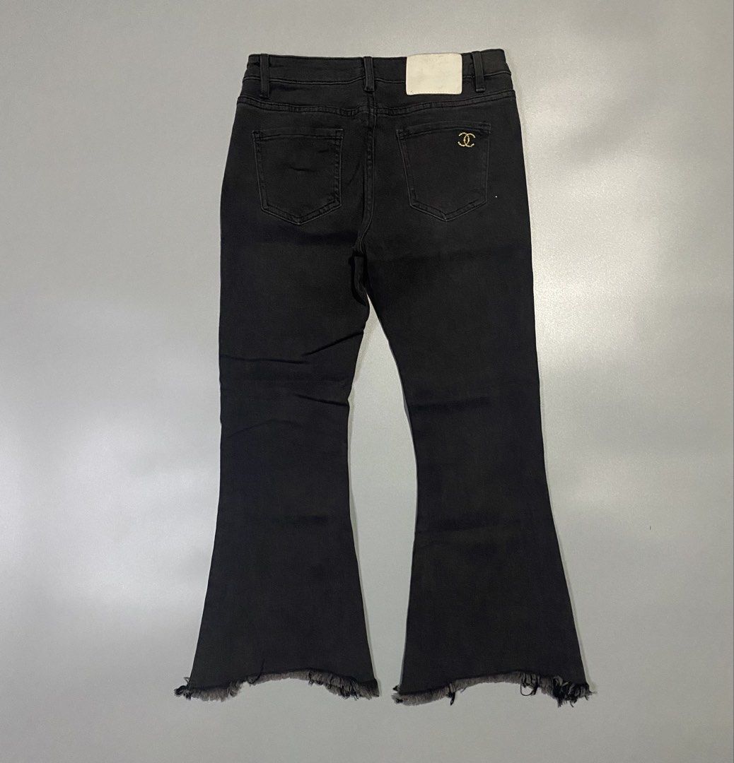 Chanel Flared Jeans (Category: Jeans) located in Jamindan. Submitted by suecyyythrift (Listing ID 1464909099, Image 2). Description: Chanel Flared Jeans 28-30 Waist 33 Length 10 Hem Excellent Condition No Flaws.