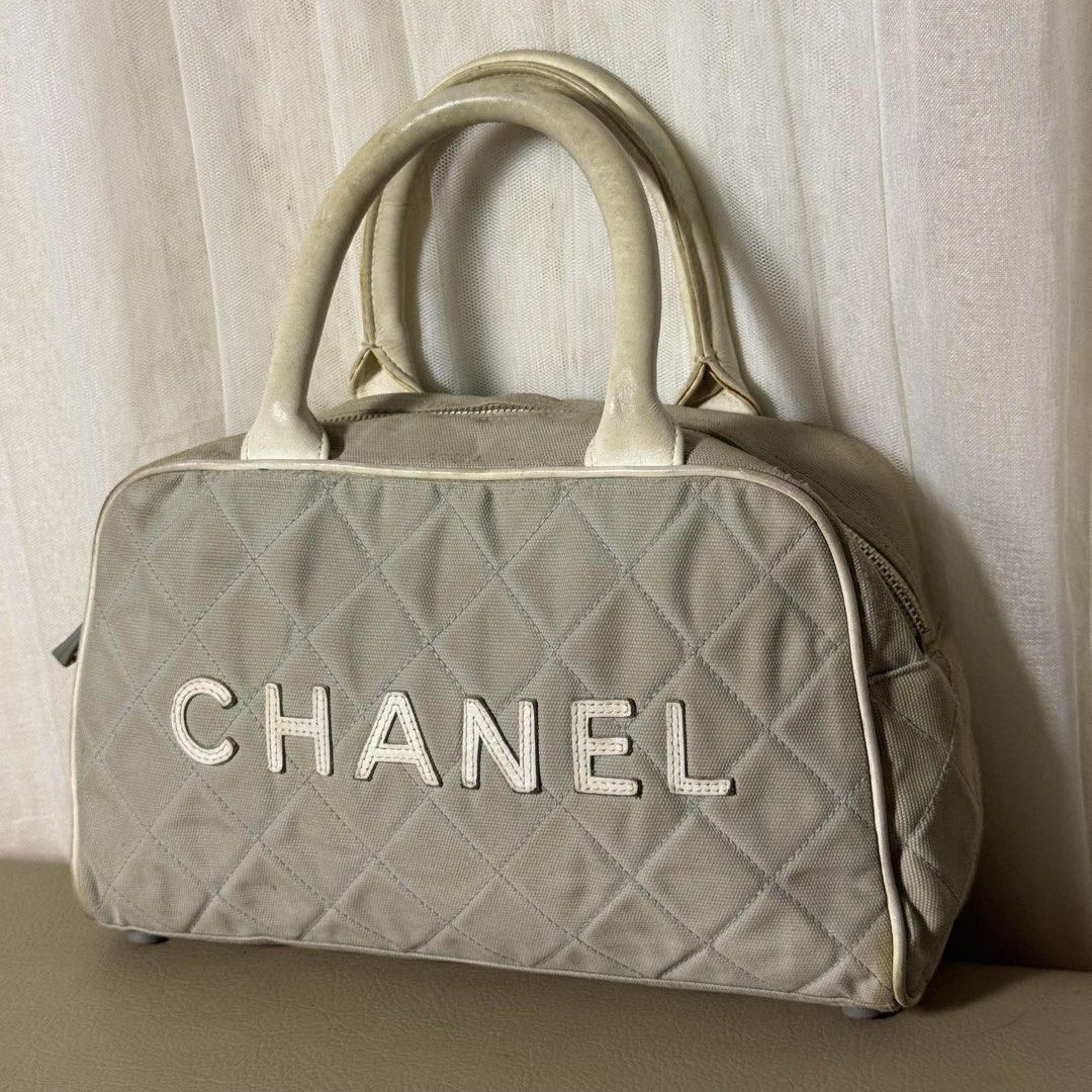 Chanel Quilted Canvas Boston Handbag Beige (Category: Luxury Bags & Wallets) located in Madrid. Submitted by jhunaceee (Listing ID 1464893984, Image 1). Description: - Authentic Chanel Boston handbag Need bagspa Maganda pa ang bag Bag only.