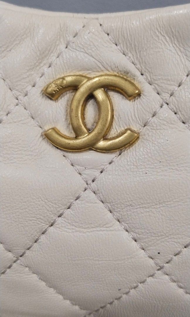 Chanel Quilted Hobo Bag (Category: Luxury Bags & Wallets) located in Trece Martires City. Submitted by vherma (Listing ID 1464776767, Image 3). Description: Chanel Quilted Hobo Bag microchip.