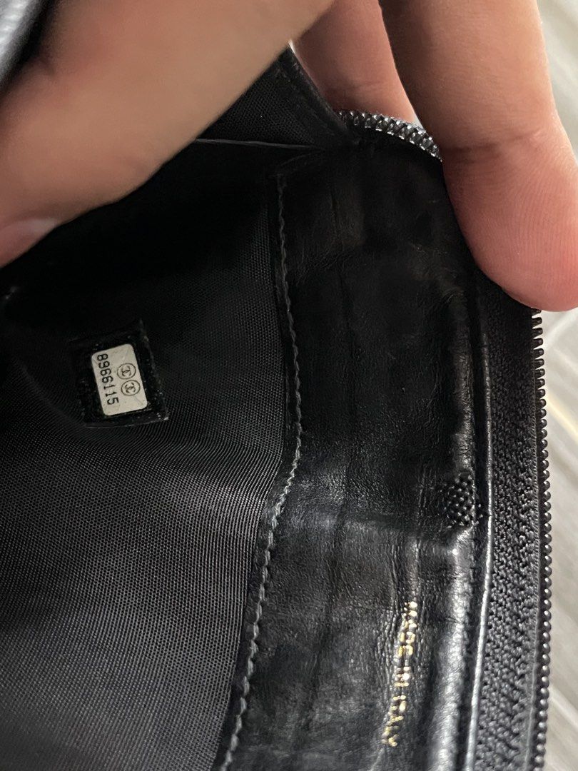 Chanel wallet (Category: Purses & Pouches) located in Bulacan. Submitted by luxesell_00 (Listing ID 1464889596, Image 3). Description: .