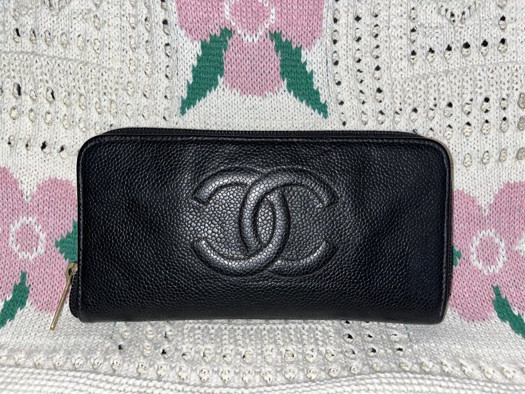 Chanel wallet (Category: Purses & Pouches) located in Bulacan. Submitted by luxesell_00 (Listing ID 1464889596, Image 1). Description: .