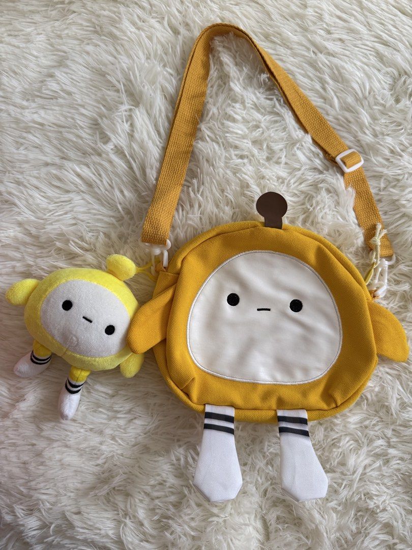 Character sling bag (Category: Shoulder Bags) located in Cabuyao City. Submitted by affordable_love_items (Listing ID 1464915155, Image 1). Description: Cabuyao laguna.