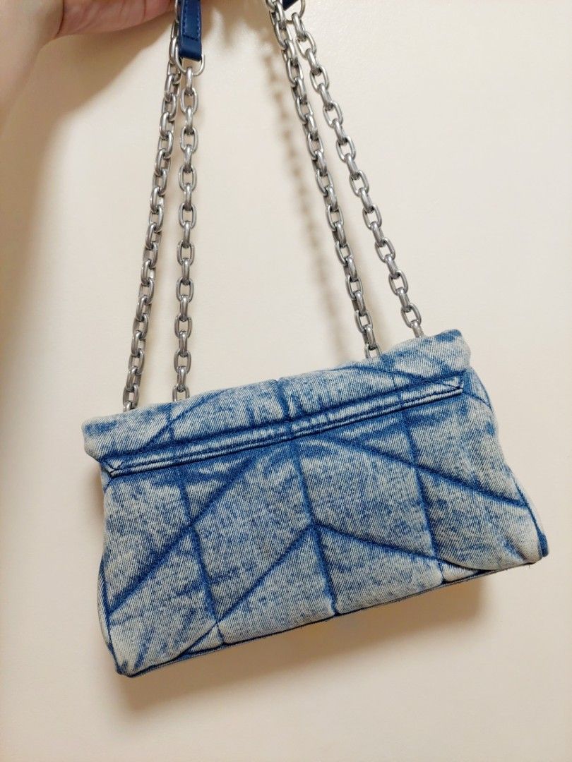 Charles & Keith Denim Bag (Category: Cross-body Bags) located in San Pablo. Submitted by bookish.babe (Listing ID 1464816570, Image 2). Description: Just send me a 📩 if you like to see more photos.