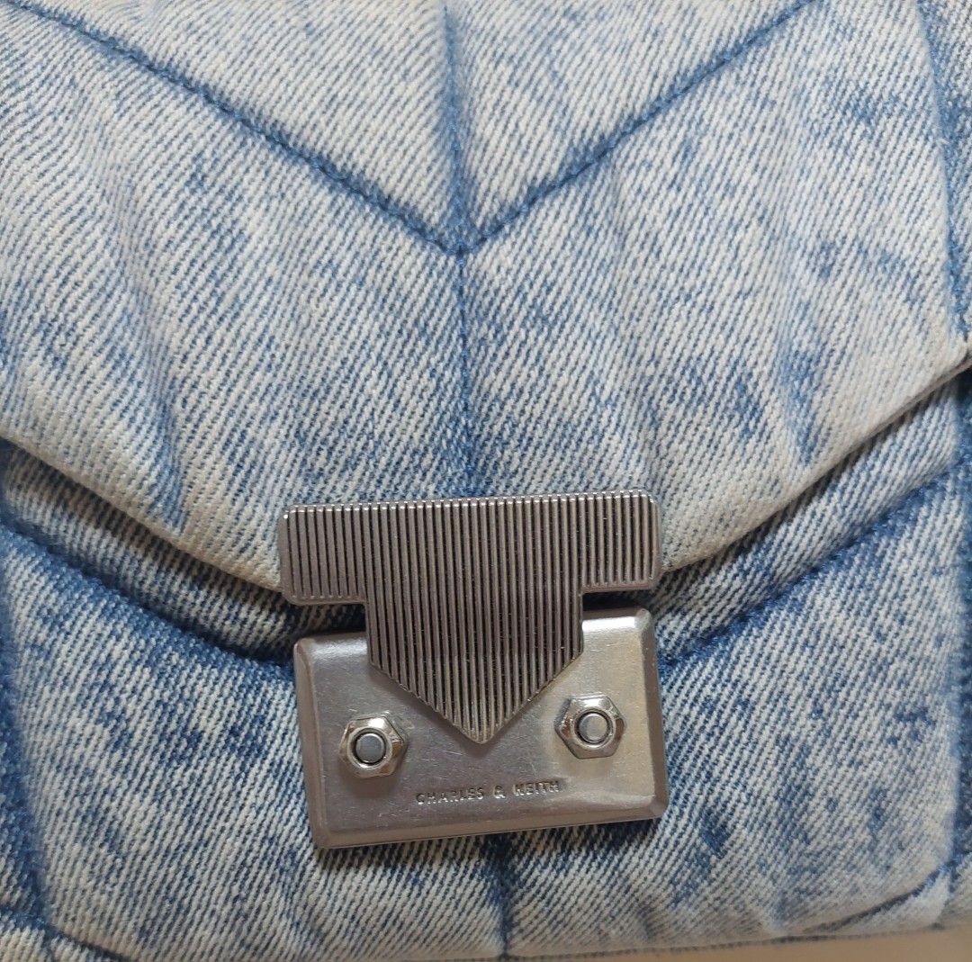 Charles & Keith Denim Bag (Category: Cross-body Bags) located in San Pablo. Submitted by bookish.babe (Listing ID 1464816570, Image 3). Description: Just send me a 📩 if you like to see more photos.