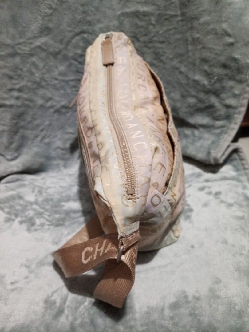 CHARLES JOURDAN Paris (Category: Cross-body Bags) located in Davao. Submitted by hermiepiam75360 (Listing ID 1464901100, Image 3). Description: .
