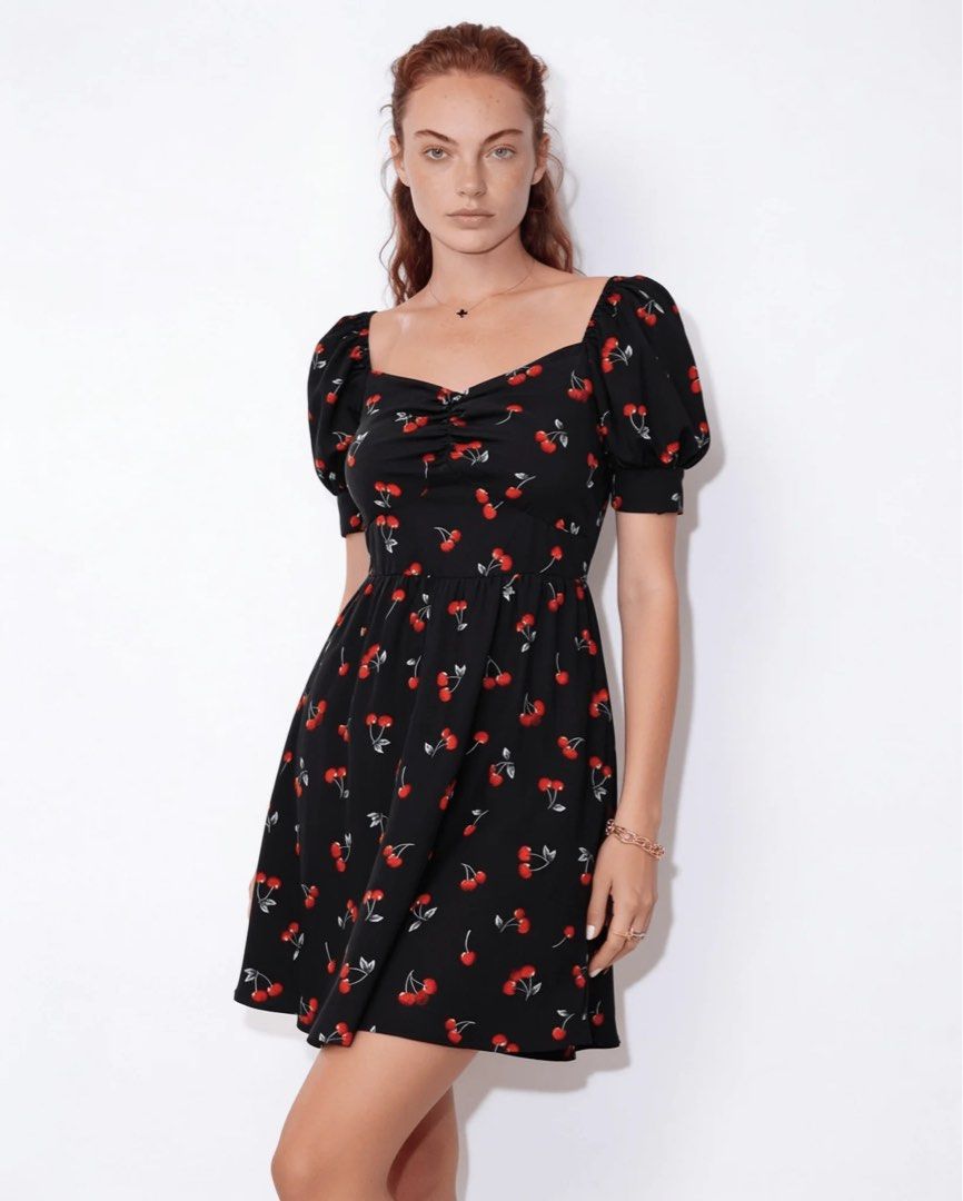 Cherry sleeve puff square neck dress (Category: Dresses) located in Quezon City. Submitted by cozykath (Listing ID 1464910967, Image 3). Description: .