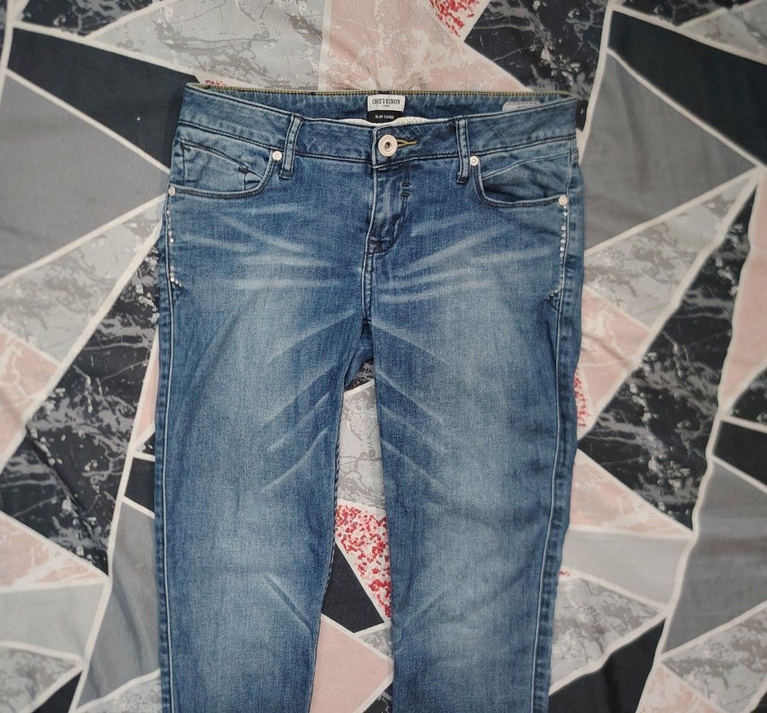 Chevignon France Pants (Category: Jeans) located in San Fernando. Submitted by vincentgomez (Listing ID 1464785621, Image 2). Description: Chevignon France Pants -Authentic -Waistline 33 -Length 38 -Leg Hole 5 -Complete tags -Good Condition La Union 📍.