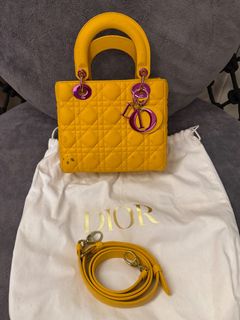 (Category: ) located in . Submitted by ilabluxe (Listing ID 1464893434, Image 1). Description: .
