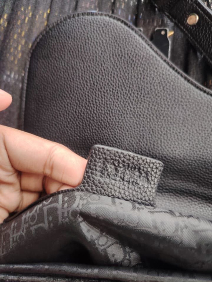Christian Dior Saddle Bag (Category: Luxury Bags & Wallets) located in Caloocan City. Submitted by joksgallery (Listing ID 1464808554, Image 2). Description: pm!.