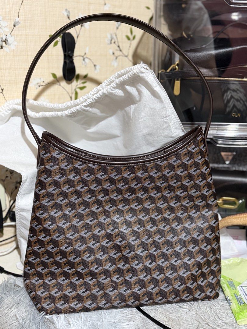 Christy Ng (Category: Shoulder Bags) located in Mabalacat. Submitted by anst1116 (Listing ID 1464944791, Image 2). Description: Original Christy Ng Alesso Large With dust bag.