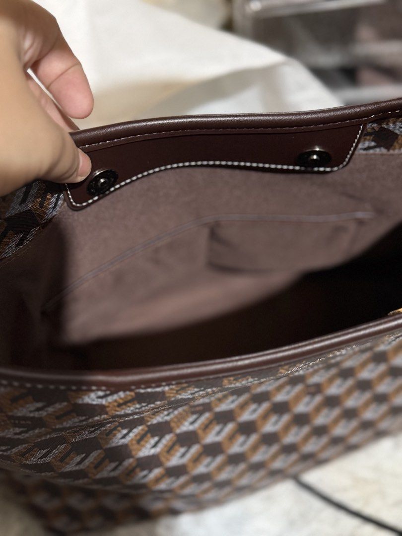 Christy Ng (Category: Shoulder Bags) located in Mabalacat. Submitted by anst1116 (Listing ID 1464944791, Image 3). Description: Original Christy Ng Alesso Large With dust bag.