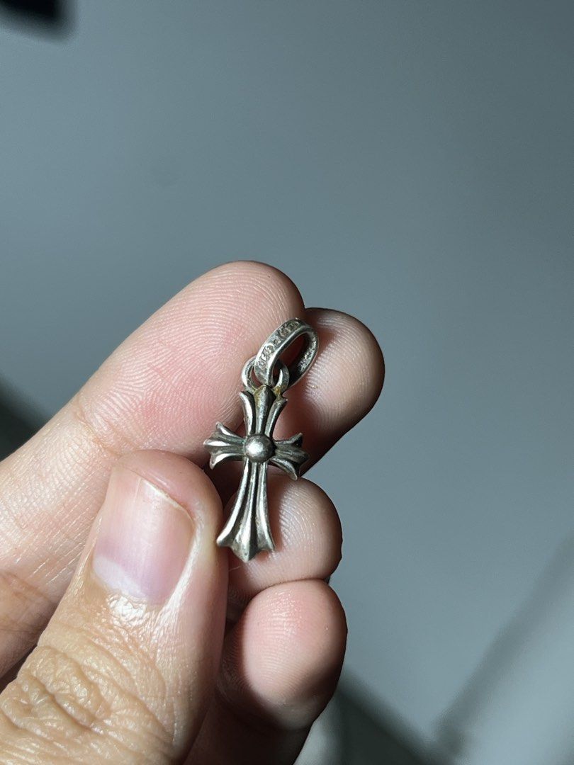 Chrome Hearts CH Small Cross Penant -925 Silver -2004 (Category: Jewelry) located in Polomolok. Submitted by allisthriftsph (Listing ID 1464832055, Image 1). Description: .