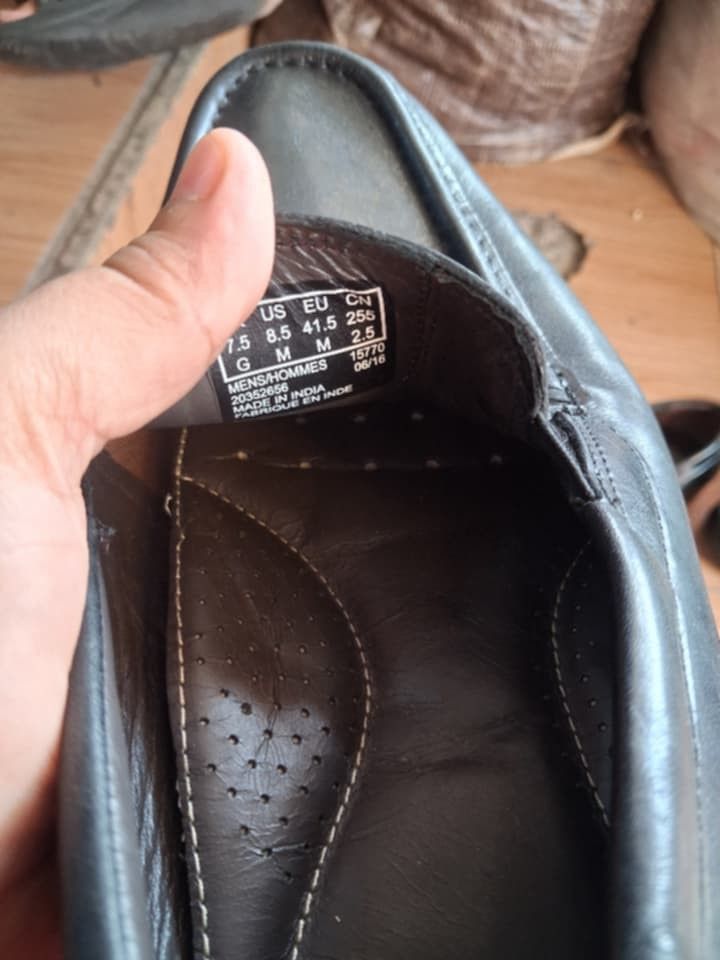 Clarks (Category: Casual Shoes) located in Koronadal. Submitted by glads08089 (Listing ID 1464818464, Image 3). Description: Clarks size41. 5 kasya 42 excellent condition.