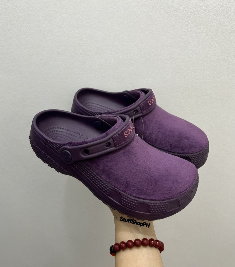 Classic crafted velvet Plush plum (Category: Slippers and slides) located in Caloocan City. Submitted by annegarciichua (Listing ID 1464813699, Image 1). Description: Classic crafted velvet clog Plush plum M4/W6 ❌ SOLD ❌ M5/W7 M6/W8 ❌ SOLD ❌ 💯 % Legit! ✅ Hang tags ✅ Zip lock.