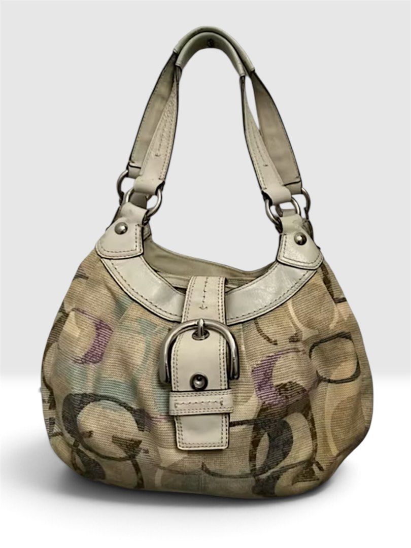 COACH LYNN (Category: Shoulder Bags) located in Bayombong. Submitted by declutterbyriri (Listing ID 1464945460, Image 1). Description: Coach Lynn - needs wash - no issue sa canvas 📍 Nueva Vizcaya .