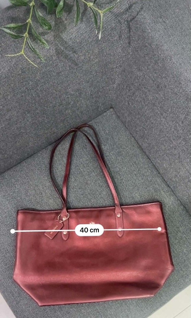 Coach Maroon bag (Category: Backpacks) located in Quezon City. Submitted by closetnikikay (Listing ID 1464790990, Image 3). Description: Authentic Coach Preloved with dust bag Negotiable ♥️.