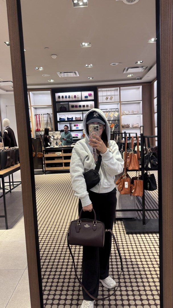 Coach Rowan Pasabuy from Canada (Category: Shoulder Bags) located in Anao. Submitted by declutterwithme0520 (Listing ID 1464771614, Image 2). Description: Pasabuy from Coach Canada🇨🇦 color: Maple,Black/Gold,Black/Silver,Love leather eta Last week of October 50% dp to confirm order. full payment upon arrival and before shipping NO COD Pasabuy 🇨🇦 Coach Plaza Bag 22 Color: Maple,Black,Scarlet,Dark Cherry Cut off Oct 20 Eta Oct 26 50% DP to confi