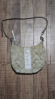 (Category: ) located in . Submitted by Thrift_ni_Babac (Listing ID 1464818676, Image 1). Description: .