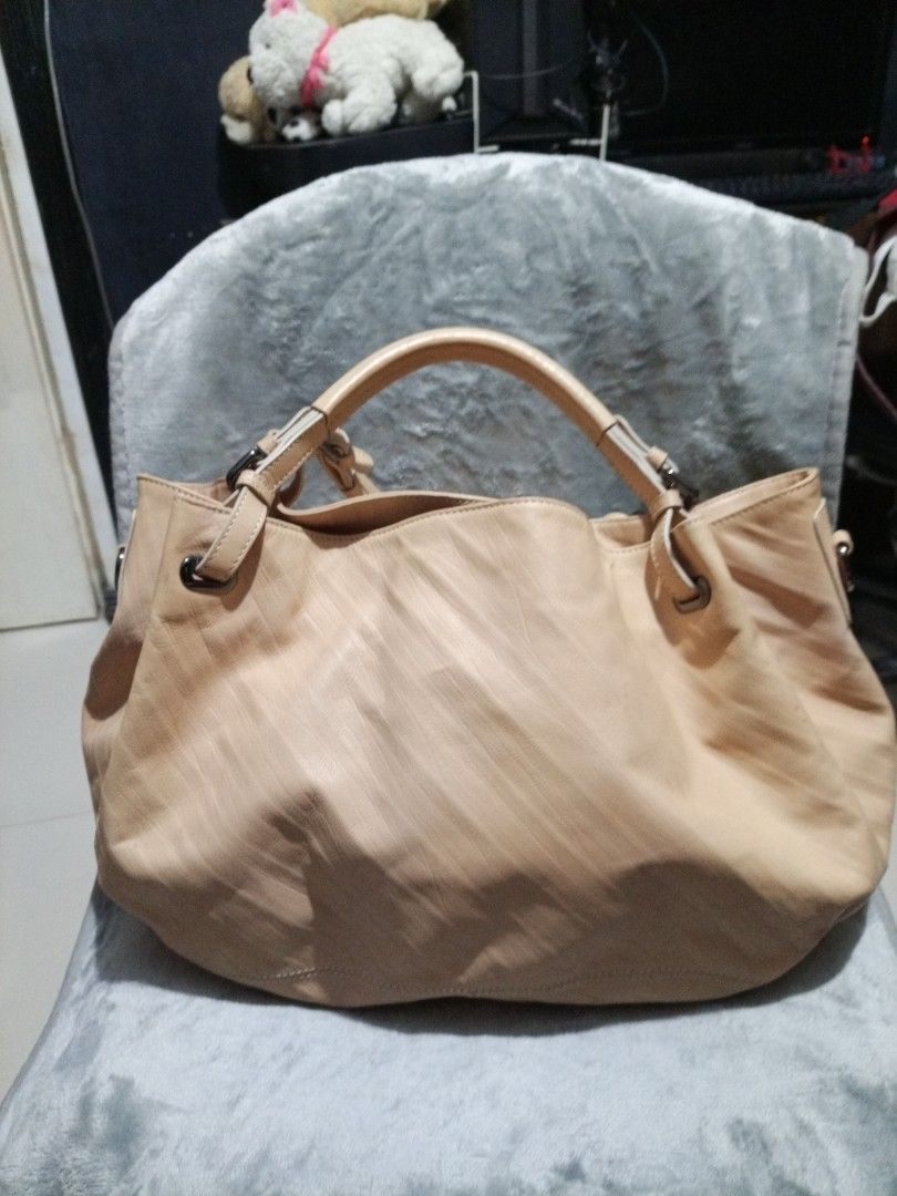 COBRA Shoulder/ Hand Bag ( soft Leather ) (Category: Shoulder Bags) located in Davao. Submitted by hermiepiam75360 (Listing ID 1464870549, Image 1). Description: .