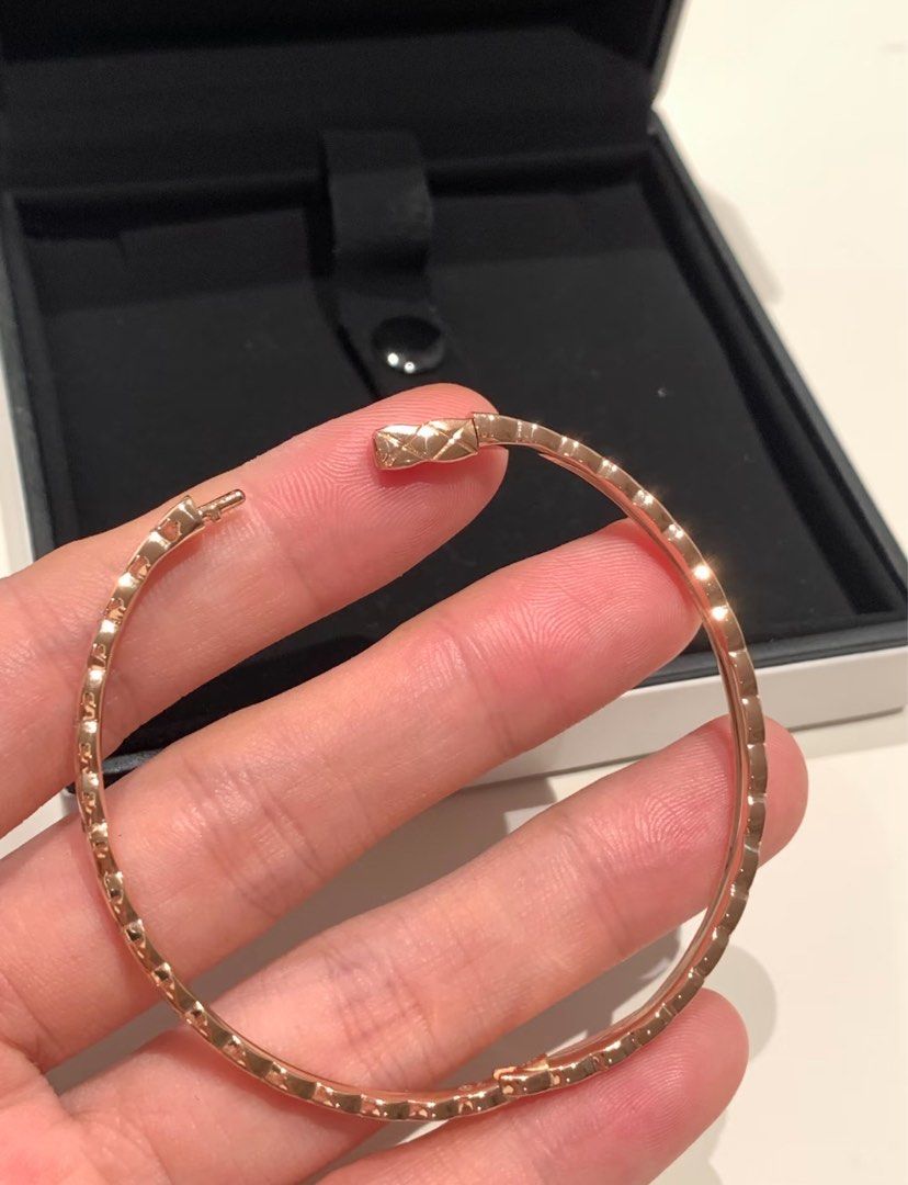 Coco Bracelet （分類：手鍊）位於 Hong Kong。 由 dreya11 提交（商品編號 1464894591，圖片 3）。簡介： 半圈鑽款式，另一半係光面 玫瑰金、Size 17 對於本人嚟講有啲大 佩戴方式無分別。