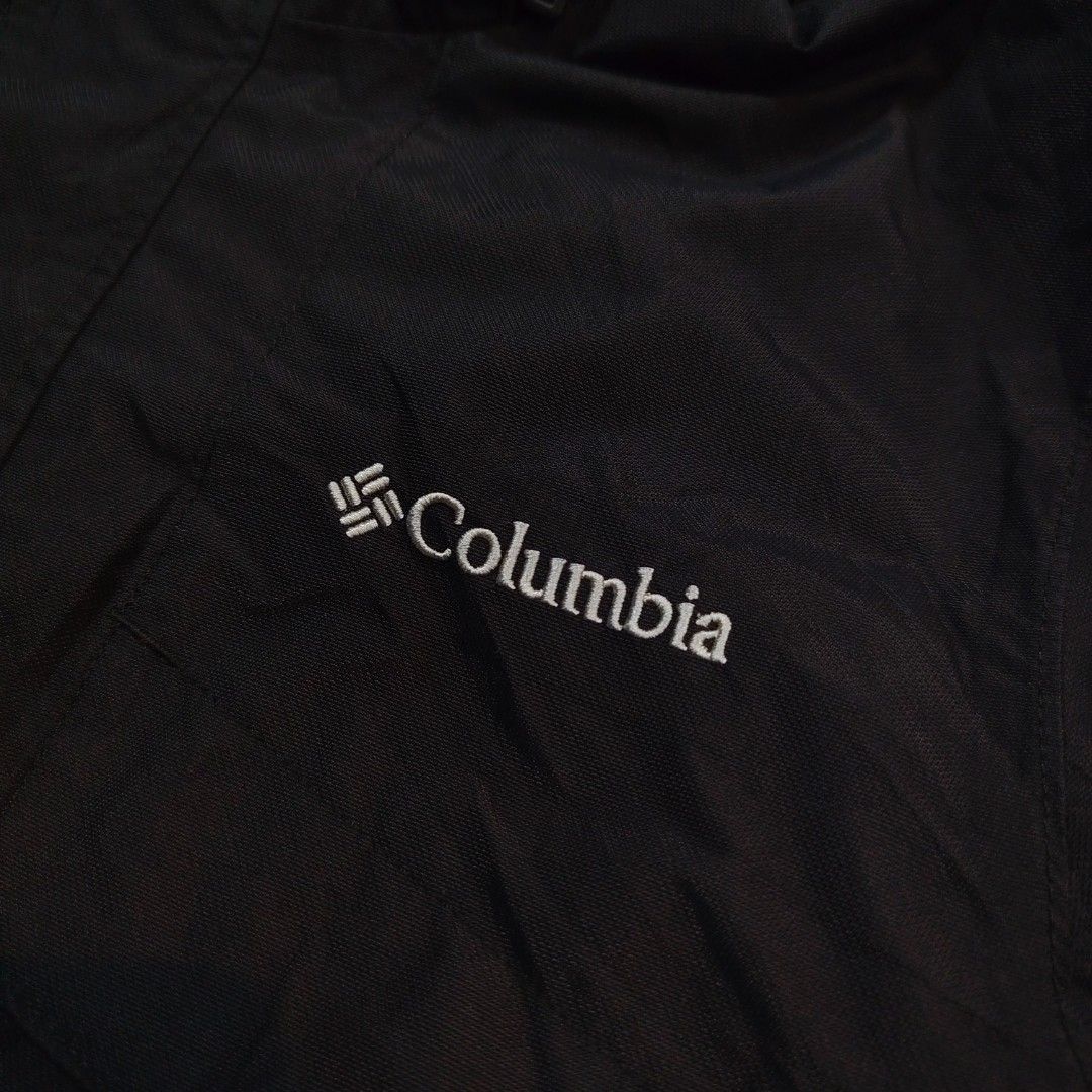 COLUMBIA (Category: Activewear) located in Leyte. Submitted by thrift_by_nblza (Listing ID 1464931685, Image 3). Description: Cólumbia Omni-Tech/Heat 🔥🌧❄ Waterproof + Breathable + Patented Size: Medium Dimension: 23 x 29 No issue, No Expiration, No Any Damage💯 Condition: 10/10 P2,499 Only ‼️🛒 Loc: Ormoc City Leyte Courier: JNT, JRS Mop: Gcash/GoTyme Bank #HideOutGarage #OutdoorApparel.