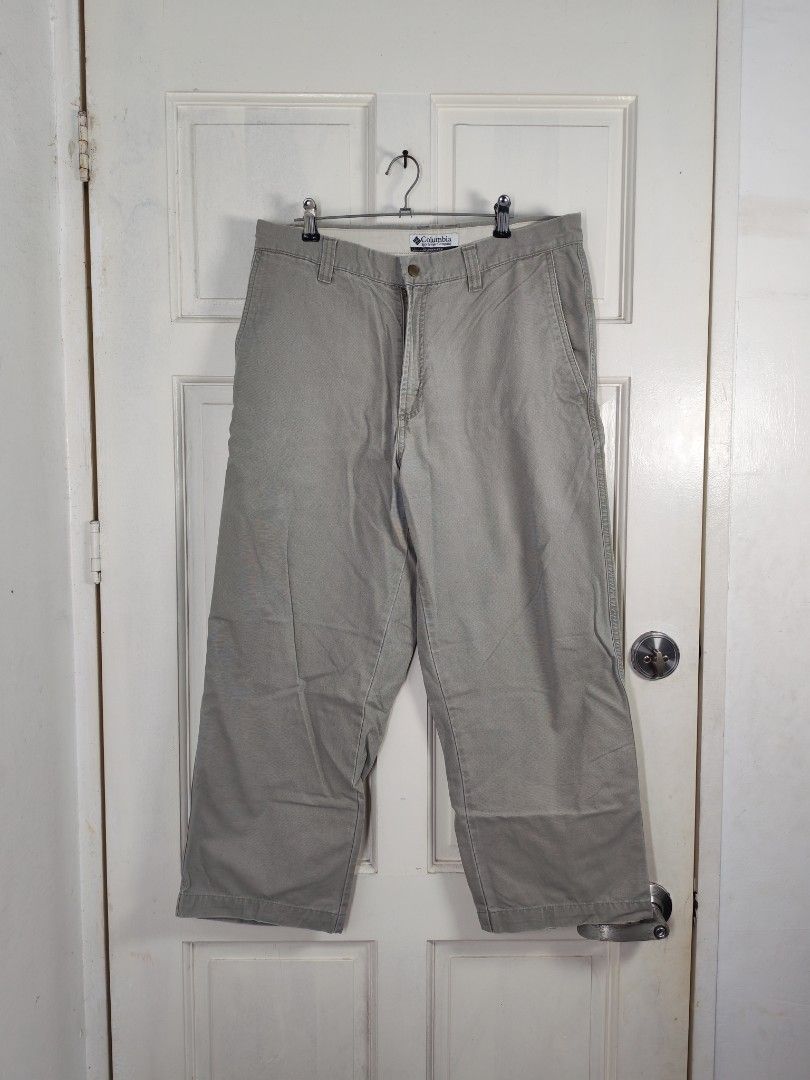 Columbia light jeans pants (Category: Jeans) located in Manila. Submitted by potato.ph (Listing ID 1464805900, Image 1). Description: Columbia Dimensions: Waist 32 Height 36 Inseam 25 Hem 9.