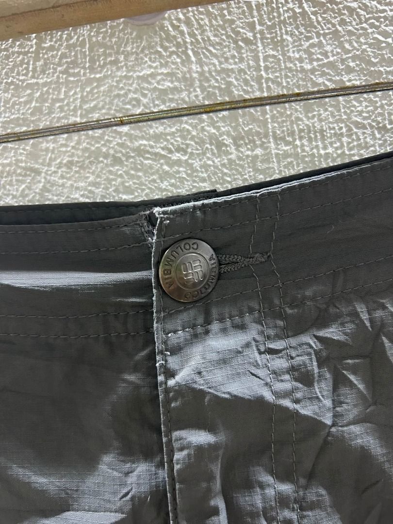 COLUMBIA OMNI SHADE (Category: Shorts) located in Caloocan City. Submitted by j3ngsanity (Listing ID 1464928864, Image 3). Description: SIZE : 36x23.5x13 NO ISSUE GOOD AS NEW .