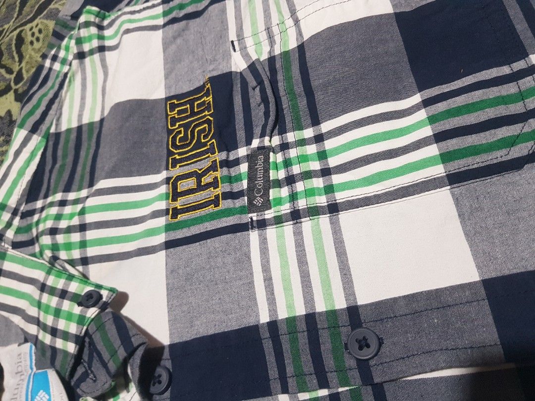 COLUMBIA POLO SLEEVE (Category: Coats, Jackets and Outerwear) located in Manila. Submitted by arttchive (Listing ID 1464918197, Image 3). Description: Columbia longsleeve polo XL on tag Length: 29 Sleeve: 25 Width: 24 Color rate: 9/10 Excellent condition ₱799.00+shipp Available✅.