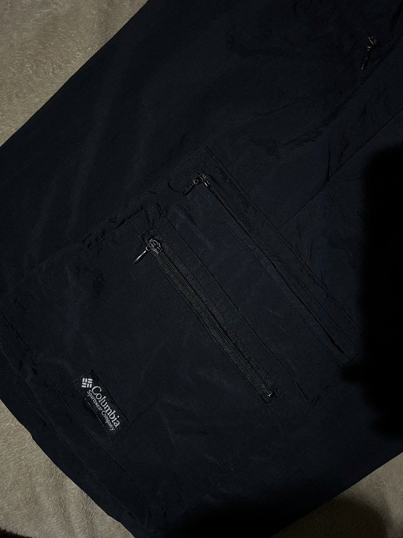 Columbia Velcro Belt Cargo Short Nylon (Category: Shorts) located in Cebu City. Submitted by jlturno1999 (Listing ID 1464876973, Image 3). Description: Columbia Velcro Belt Cargo Short Nylon Excellent condition 32-36 waistline stretchable, 19 length 9.5/10 color rate Legit/authentic No issue.