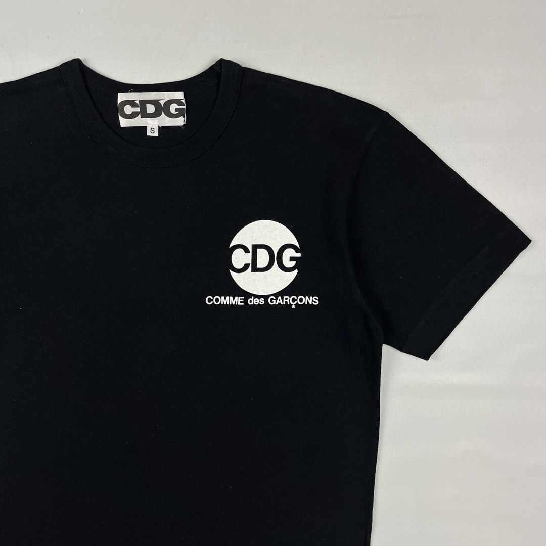 Comme des Garçons Circular Logo Tee (Category: Tshirts & Polo Shirts ) located in Puerto Princesa. Submitted by paradise5300 (Listing ID 1464929164, Image 3). Description: Comme des Garçons Circular Logo Tee Tagged Size: Medium Dimensions Inches length: 25.5 Inches width: 17 Condition: Excellent Color rate: 9.5 Flaws: None 1,599 shipping fee is not yet included. .