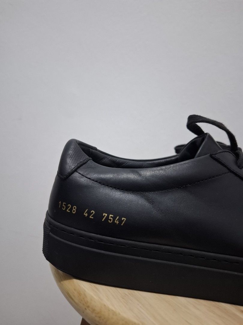 Common projects size 42 (Category: Sneakers) located in Tarlac. Submitted by christopher.24 (Listing ID 1464871451, Image 3). Description: excellent condition legit.