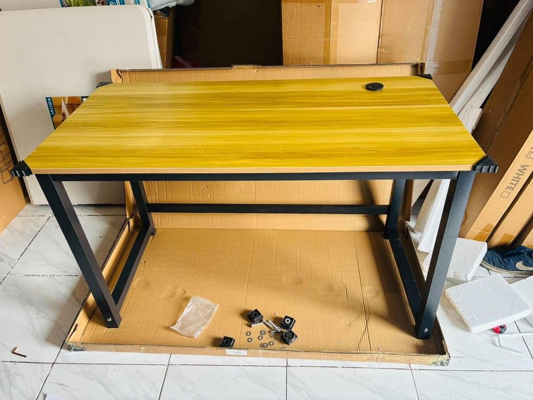 Computer Desk Color available: - Yellow - Brown - Black (Category: Tables & Sets) located in Manila. Submitted by dolorchris69891 (Listing ID 1464811222, Image 2). Description: 120x60x74cm Computer Desk Color available: - Yellow - Brown - Black Price: 2850.