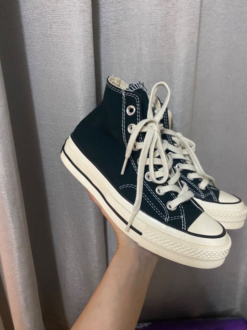 Converse Chuck Taylor (Category: Sneakers) located in San Mateo. Submitted by prelovedstuffsbycha (Listing ID 1464934747, Image 2). Description: Used once only Original Converse Size 35 No box Good as new.