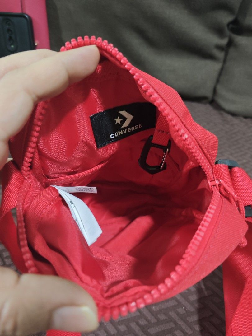Converse sling bag (Category: Sling Bags) located in Pili. Submitted by zaneombao03491 (Listing ID 1464894297, Image 3). Description: .