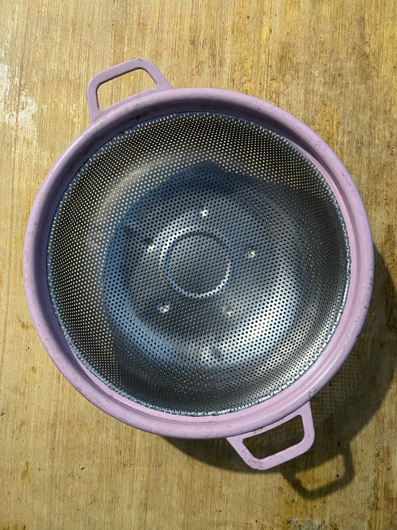 Cookware Set (Category: Cookware & Accessories) located in Pasig City. Submitted by hello_vvorld (Listing ID 1464907515, Image 1). Description: Selling these cookwares as a set for only ₱999.00! For individual purchases, please refer to the prices below: Strainer - ₱99 Frying Pan with Lid - ₱249 Frying Pan - ₱149 Pan - ₱129 Stockpot - ₱199 Stockpot with Lid - ₱239 Steamer - ₱99 Payment can be made via GCash, Maya, BPI, GoTyme, MariBank (SeaBank) 