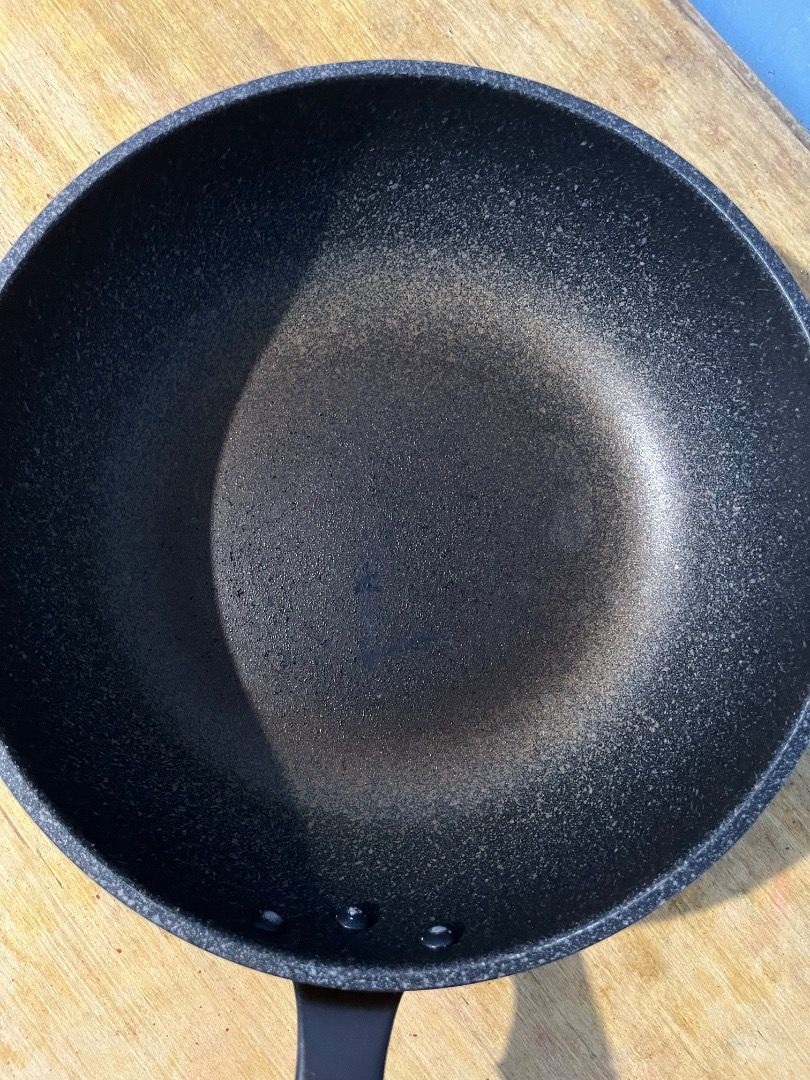 Cookware Set (Category: Cookware & Accessories) located in Pasig City. Submitted by hello_vvorld (Listing ID 1464907515, Image 3). Description: Selling these cookwares as a set for only ₱999.00! For individual purchases, please refer to the prices below: Strainer - ₱99 Frying Pan with Lid - ₱249 Frying Pan - ₱149 Pan - ₱129 Stockpot - ₱199 Stockpot with Lid - ₱239 Steamer - ₱99 Payment can be made via GCash, Maya, BPI, GoTyme, MariBank (SeaBank) 
