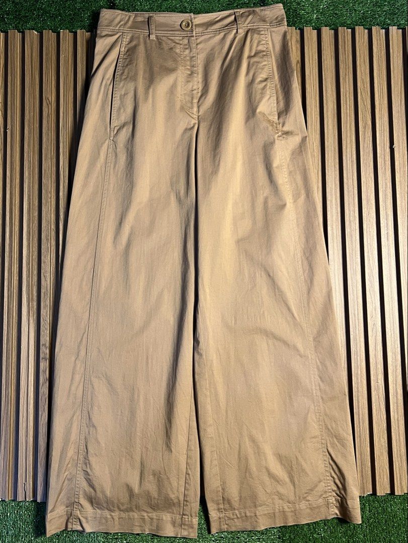 COS - WIDELEG TROUSER (Category: Trousers) located in Bacolod City. Submitted by timelessbyjosh (Listing ID 1464943882, Image 2). Description: BEST FOR CASUAL OUTFITS BEST FOR CASUAL OUTFITS SIZE : 36 ACTUAL COLOR : BROWN COLOR RATE : 10 OUT OF 10 CONDITION : NEAR NEW MATERIAL : 98 % COTTON & 2 % ELASTANE MADE IN : TURKEY FLAWS : NONE DIMENSIONS WAIST - 31 LENGTH - 41. 5 THIGH - 13. 5 LEG OPENING - 12 MEASUREMENT TAKEN WHILE LAYING FLAT. PLEASE C