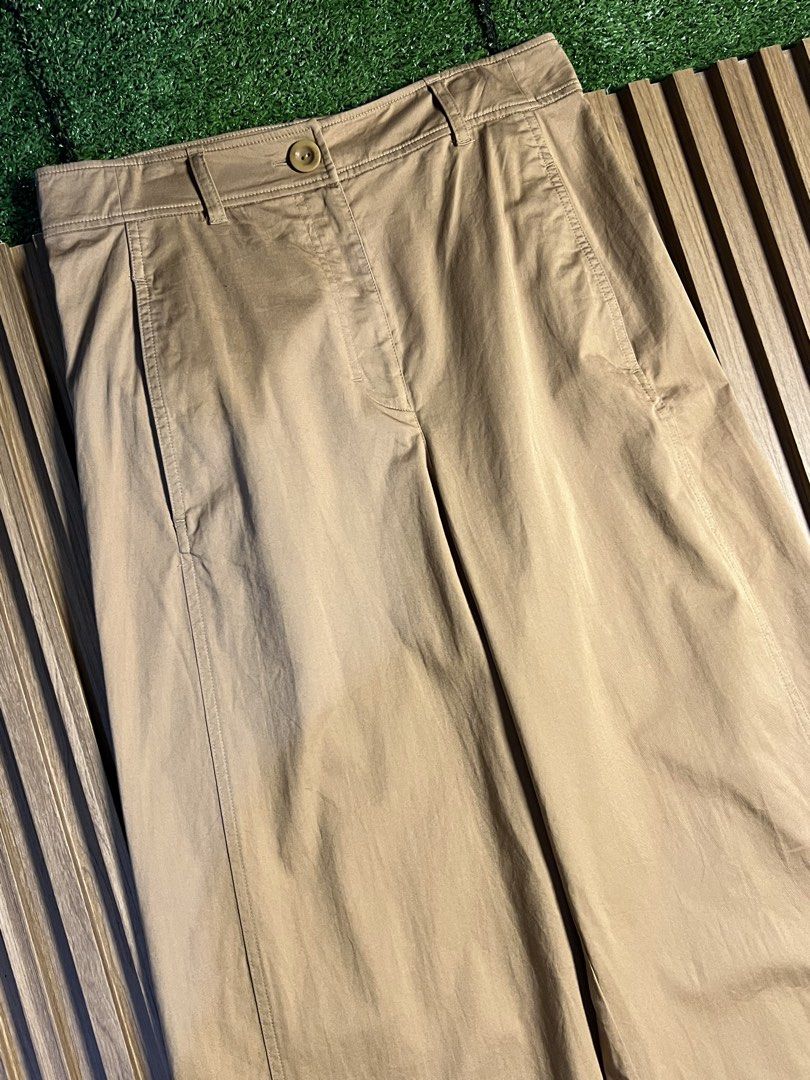 COS - WIDELEG TROUSER (Category: Trousers) located in Bacolod City. Submitted by timelessbyjosh (Listing ID 1464943882, Image 3). Description: BEST FOR CASUAL OUTFITS BEST FOR CASUAL OUTFITS SIZE : 36 ACTUAL COLOR : BROWN COLOR RATE : 10 OUT OF 10 CONDITION : NEAR NEW MATERIAL : 98 % COTTON & 2 % ELASTANE MADE IN : TURKEY FLAWS : NONE DIMENSIONS WAIST - 31 LENGTH - 41. 5 THIGH - 13. 5 LEG OPENING - 12 MEASUREMENT TAKEN WHILE LAYING FLAT. PLEASE C