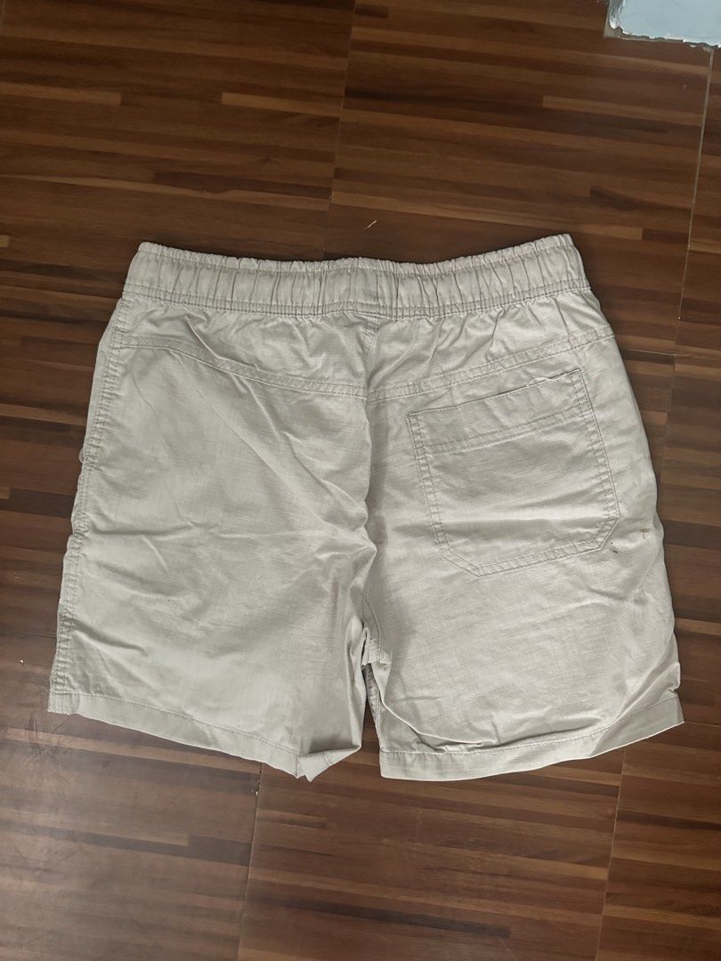 Cotton On Light Beige Shorts (Category: Shorts) located in Santa Rosa. Submitted by jeloboi (Listing ID 1464824465, Image 2). Description: No issues Measurements: Waist: 28-32 Length: 15.5 in Leg Opening: 10.5 in.