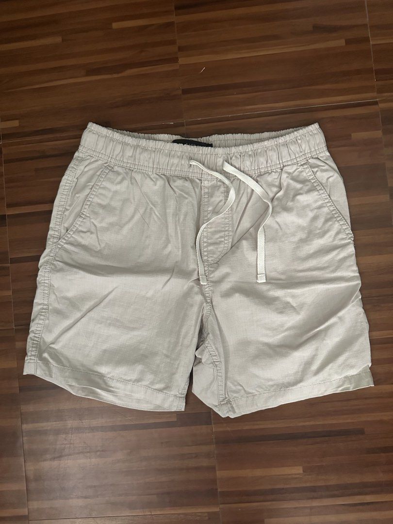 Cotton On Light Beige Shorts (Category: Shorts) located in Santa Rosa. Submitted by jeloboi (Listing ID 1464824465, Image 1). Description: No issues Measurements: Waist: 28-32 Length: 15.5 in Leg Opening: 10.5 in.